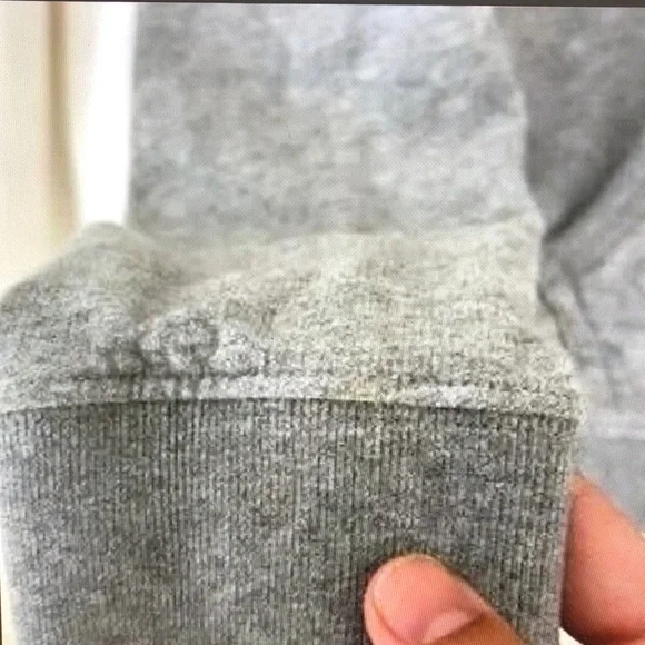 La Hearts Heather Gray Women's Hoodie Sweater - Picture 6 of 8